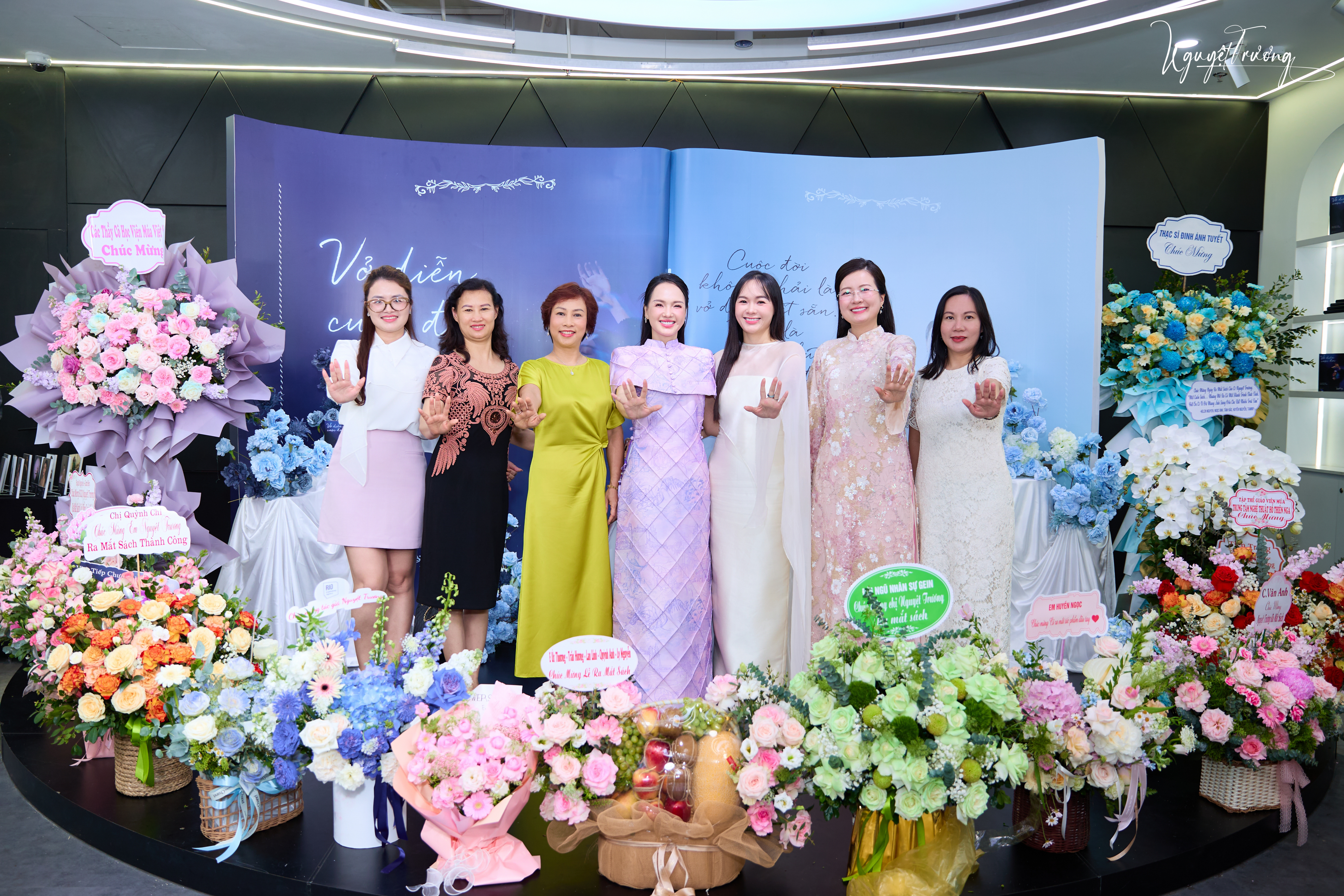 Ra mắt sách Vô Biên